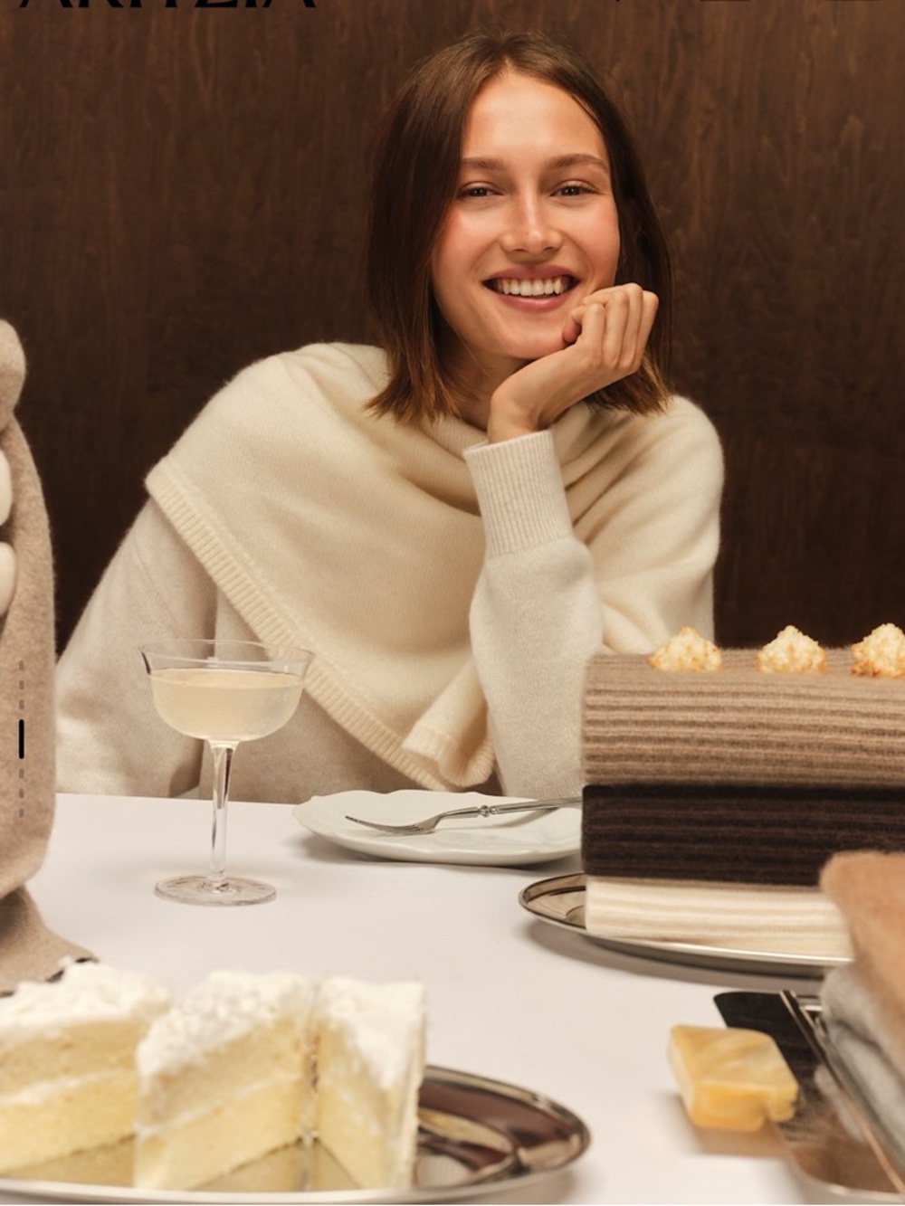 Aritzia 100% Cashmere Key Triangle Knit Scarf with Fringed Edge - Picture 2 of 10